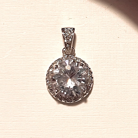 Silver Halo Round Faux Diamond Pendent - Picture 2 of 6
